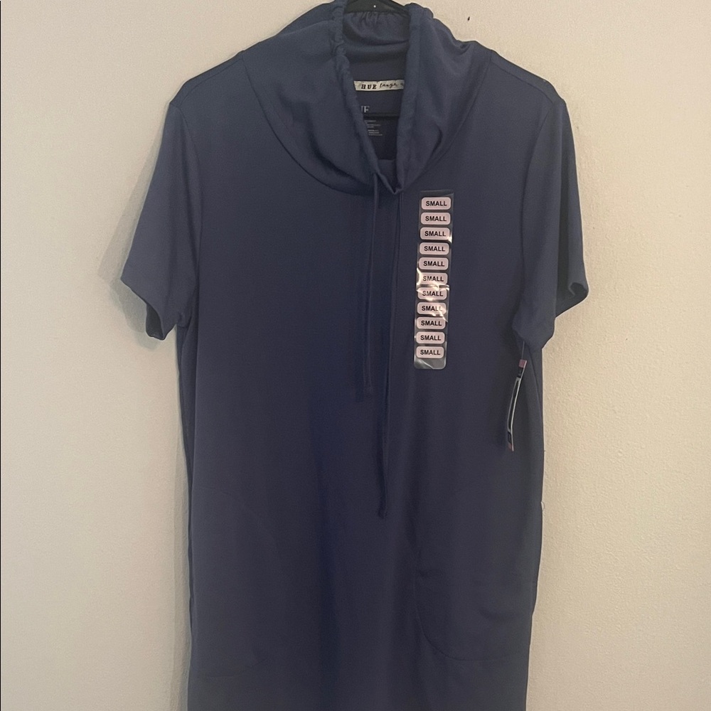 HUE TUNIC PULLOVER SMALL . Color is slate blue. 2 pockets. Soft& comfortable!!!